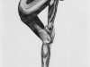 Nr. 57  Weiblicher akrobatischer Akt  23x29  Papier / Kohle